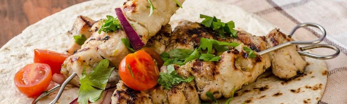 Csirkés szuvlaki – isteni húsnyárs görögösen
