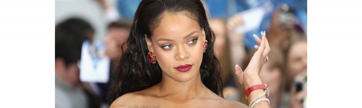 Rihanna nagyon vagány pólóban ünnepelte 30. születésnapját