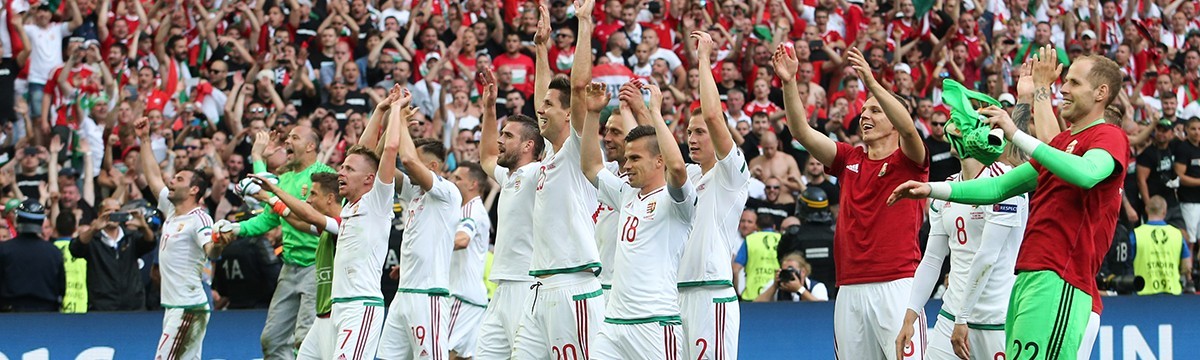 Színházi előadásokat halasztanak el a magyar–portugál meccs miatt