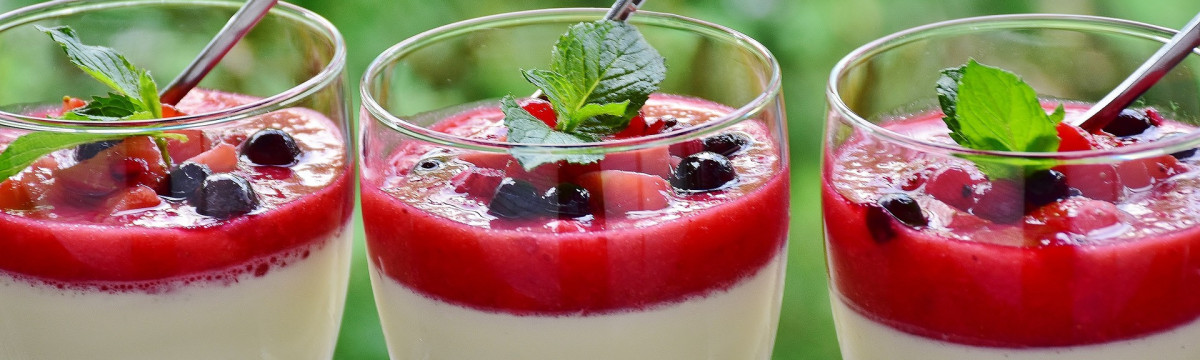 Epres panna cotta, az elronthatatlan csupakrém desszert