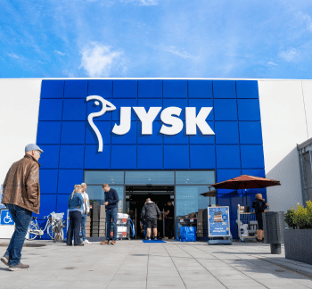 A fiatalok nyitottabbak az impulzusvásárlásra, az idősebbek hosszabban terveznek – így vásárolnak bútort a magyarok
